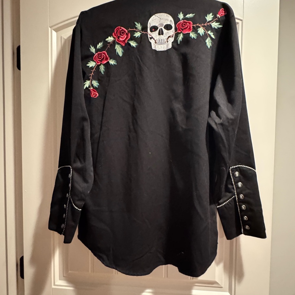 Scully Black Western Shirt with Red Rose & White Skull Embroidery - Picture 2 of 9